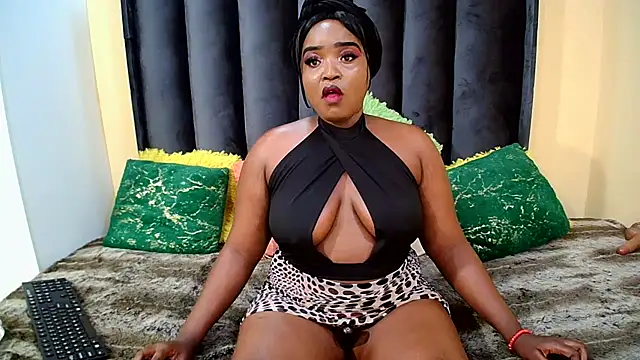 Snapshot of BendOveR0123 chatting on 18, 11, 2025 BendOveR0123 online show from 18, 11, 2025