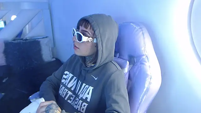 Gyal 8  online show from 25, 10, 2025