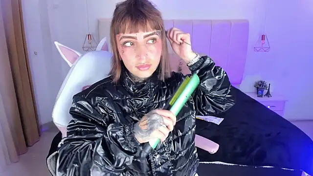 Gyal 8  online show from 28, 11, 2025