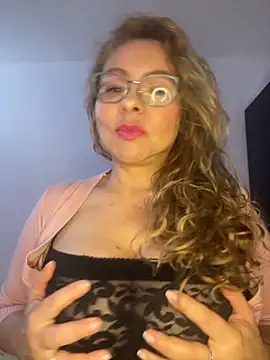 Snapshot of Nahomy_th chatting on 7, 10, 2025 Nahomy th online show from 7, 10, 2025