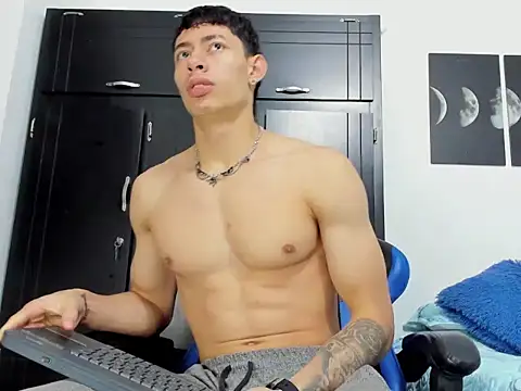 Snapshot of jey_cox23 chatting on 4, 10, 2025 jey cox23 online show from 4, 10, 2025