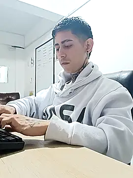 Kriss Mercury online show from 7, 10, 2025