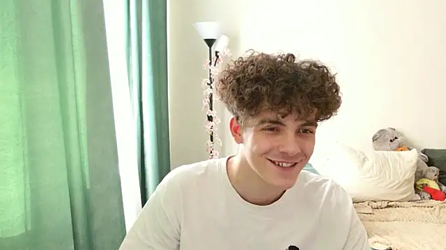 Snapshot of dreamgonetan chatting on 22, 9, 2025 dreamgonetan online show from 22, 9, 2025