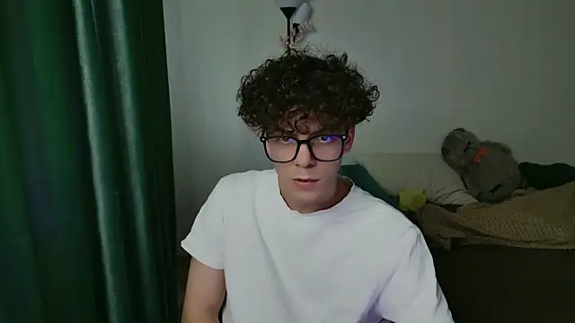 Snapshot of dreamgonetan chatting on 24, 9, 2025 dreamgonetan online show from 24, 9, 2025