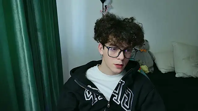 Snapshot of dreamgonetan chatting on 27, 9, 2025 dreamgonetan online show from 27, 9, 2025