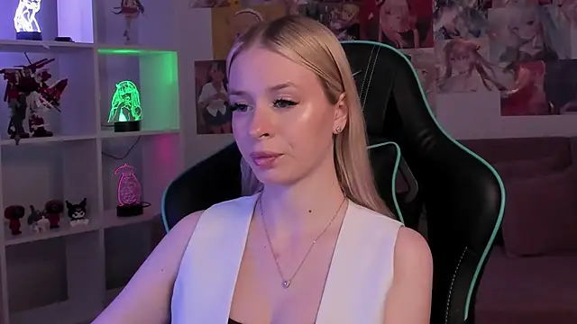 MiaGraces online show from 13, 11, 2025