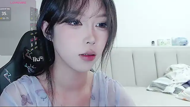 Snapshot of Puppy-12 chatting on 15, 11, 2025 Puppy-12 online show from 15, 11, 2025