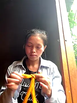 Snapshot of Halyy_xx chatting on 26, 9, 2025 Halyy xx online show from 26, 9, 2025