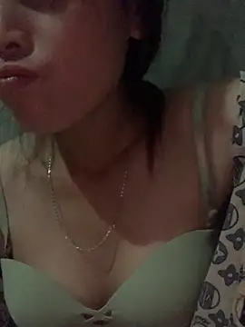 Snapshot of Halyy_xx chatting on 19, 10, 2025 Halyy xx online show from 19, 10, 2025