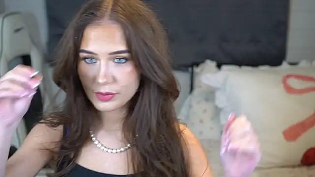 Snapshot of Peachxlush chatting on 1, 10, 2025 Peachxlush online show from 1, 10, 2025