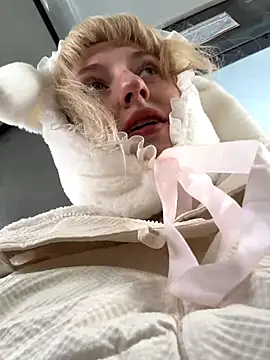 RonnieKiss online show from 4, 10, 2025