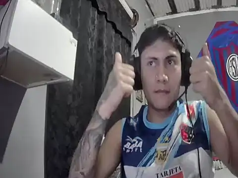 Snapshot of Miguel19971 chatting on 15, 10, 2025 Miguel19971 online show from 15, 10, 2025