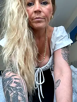 Snapshot of Carmen36XX chatting on 3, 11, 2025 Carmen36XX online show from 3, 11, 2025