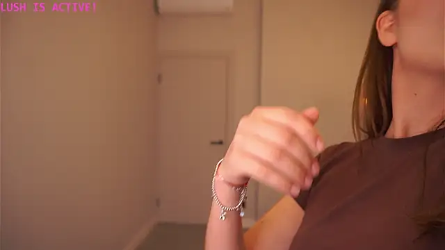 AdrianaCoenen online show from 22, 10, 2025