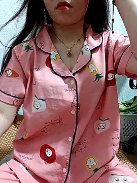 Snapshot of Minssara20 chatting on 24, 9, 2025 Minssara20 online show from 24, 9, 2025