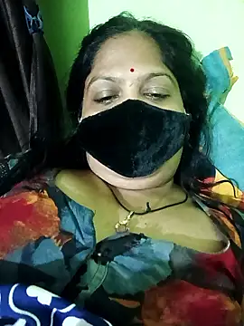 Snapshot of Mona_darling21 chatting on 30, 10, 2025 Mona darling21 online show from 30, 10, 2025