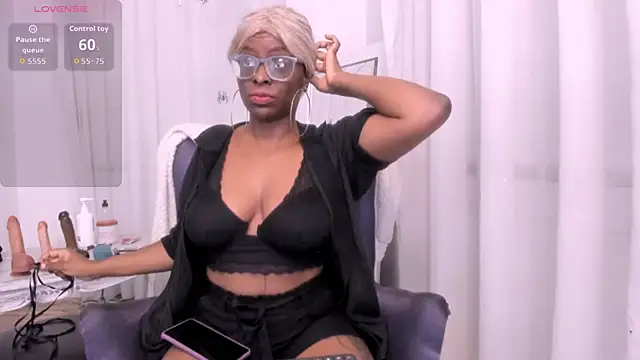 LolaJenkinss online show from 8, 11, 2025