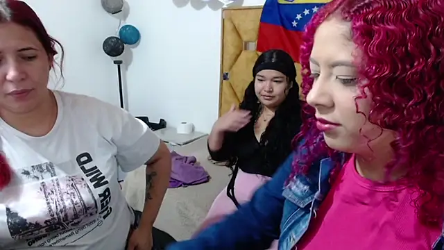 LITTLEKITTY19 online show from 2, 7, 2026