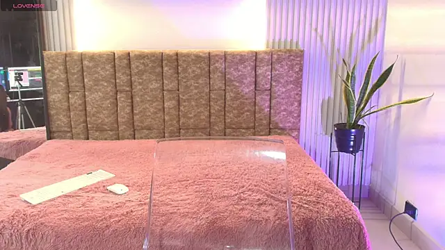 Missdionne curly online show from 16, 12, 2025