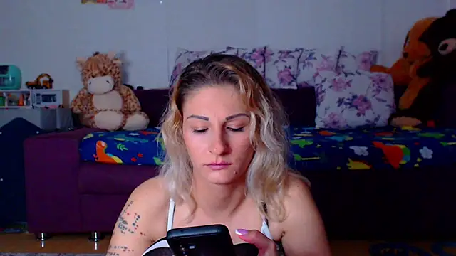 Snapshot of CassieSpell chatting on 30, 4, 2026 CassieSpell online show from 30, 4, 2026