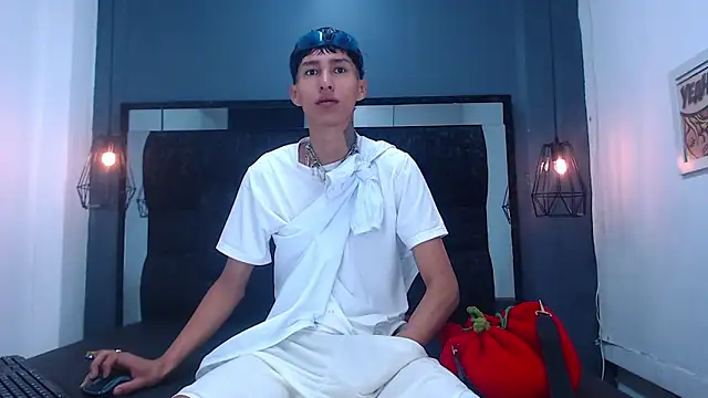 Daniel delux  online show from 6, 10, 2025