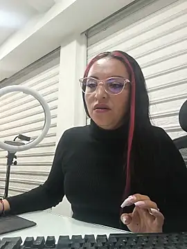 Snapshot of Alisson_Stonee chatting on 15, 5, 2026 Alisson Stonee online show from 15, 5, 2026