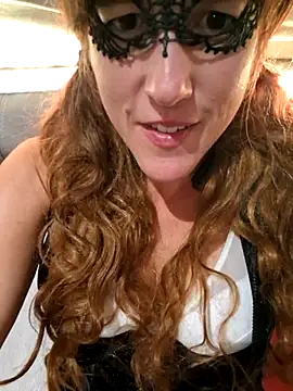 Snapshot of Naughty-Layla chatting on 6, 10, 2025 Naughty-Layla online show from 6, 10, 2025