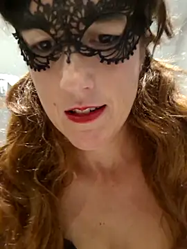 Snapshot of Naughty-Layla chatting on 8, 10, 2025 Naughty-Layla online show from 8, 10, 2025