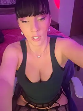 MaciiMayy online show from 8, 3, 2026