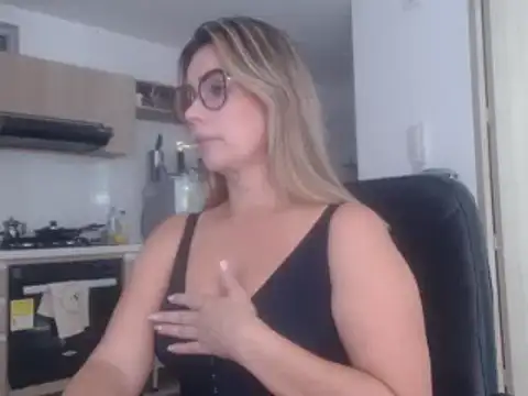 LovePaula online show from 5, 3, 2025