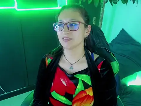 VictoriaSpenser online show from 2, 11, 2025