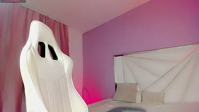 Snapshot of Isabela_saenz chatting on 10, 10, 2025 Isabela saenz online show from 10, 10, 2025