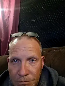 Snapshot of thandino8 chatting on 29, 4, 2026 thandino8 online show from 29, 4, 2026