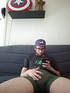 nymphomaniecouple online show from 16, 4, 2026