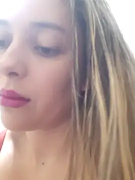 Snapshot of lindsay-rosee chatting on 1, 10, 2025 lindsay-rosee online show from 1, 10, 2025