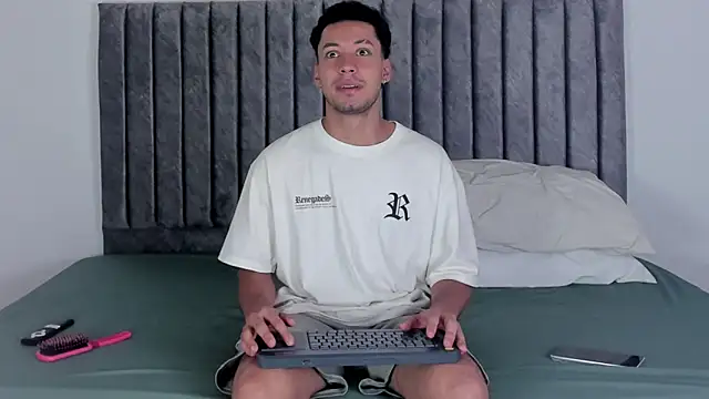 aroncooper1 online show from 2, 10, 2025