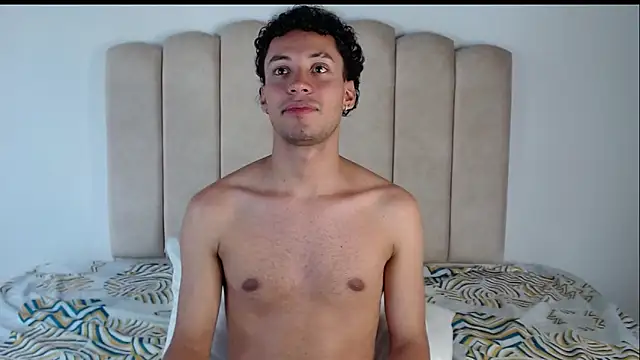 aroncooper1 online show from 31, 10, 2025