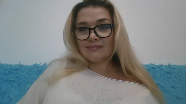 Myrienna online show from 23, 10, 2025