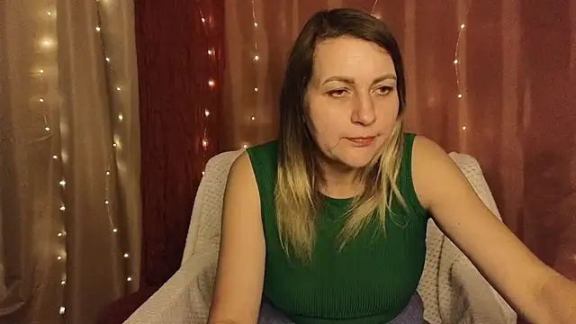 Snapshot of silvaraNoir chatting on 28, 9, 2025 silvaraNoir online show from 28, 9, 2025