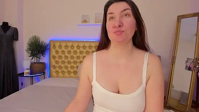 TrishaDarks online show from 3, 3, 2026