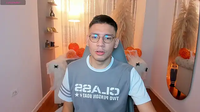 Snapshot of marcuswildx chatting on 3, 10, 2025 marcuswildx online show from 3, 10, 2025