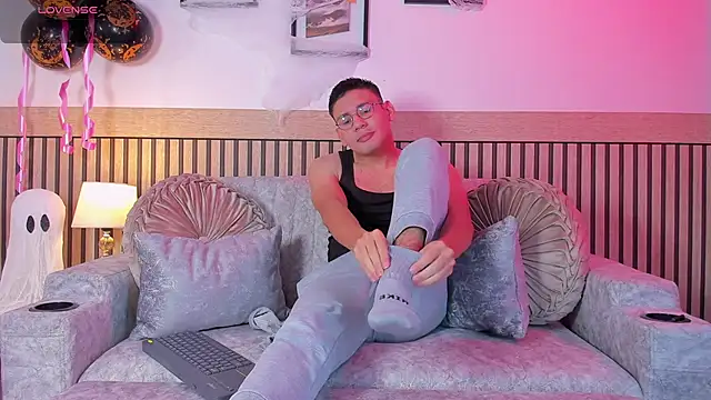 Snapshot of marcuswildx chatting on 10, 10, 2025 marcuswildx online show from 10, 10, 2025