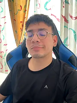 Snapshot of marcuswildx chatting on 3, 12, 2025 marcuswildx online show from 3, 12, 2025