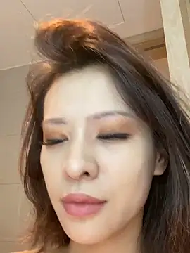 Snapshot of miumiu-66 chatting on 16, 6, 2026 miumiu-66 online show from 16, 6, 2026
