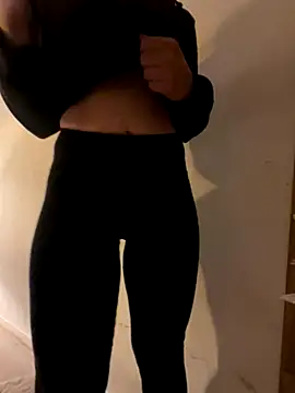 Snapshot of Elliepush chatting on 4, 10, 2025 Elliepush online show from 4, 10, 2025