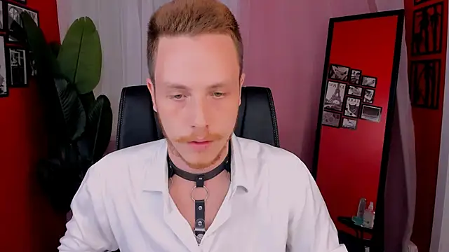 Snapshot of LeoMooree chatting on 27, 9, 2025 LeoMooree online show from 27, 9, 2025