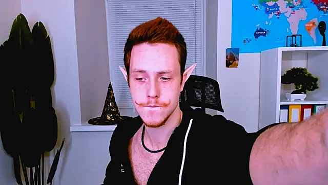 Snapshot of LeoMooree chatting on 30, 10, 2025 LeoMooree online show from 30, 10, 2025