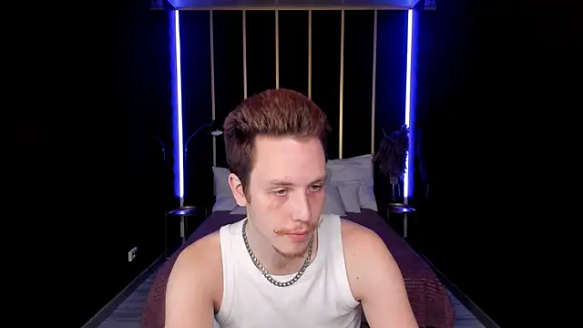 Snapshot of LeoMooree chatting on 7, 11, 2025 LeoMooree online show from 7, 11, 2025