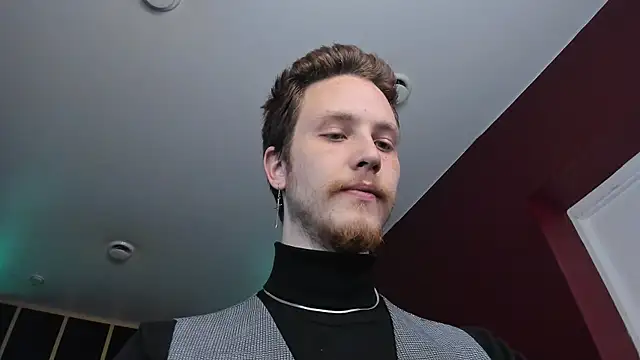 Snapshot of LeoMooree chatting on 21, 11, 2025 LeoMooree online show from 21, 11, 2025