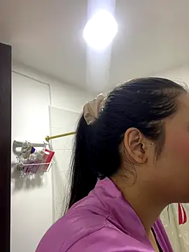 IsabellaJoness  online show from 22, 10, 2025